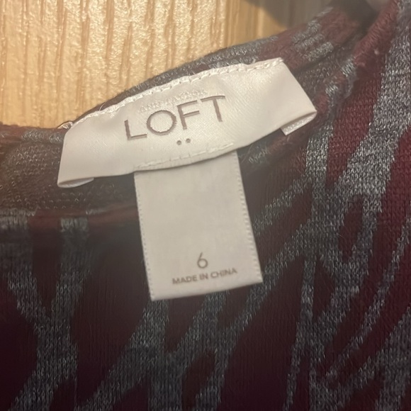 And Taylor loft size 6, maroon and gray prints dress - Picture 2 of 4